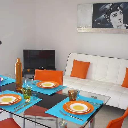 Domusfe Apartmanhotel *