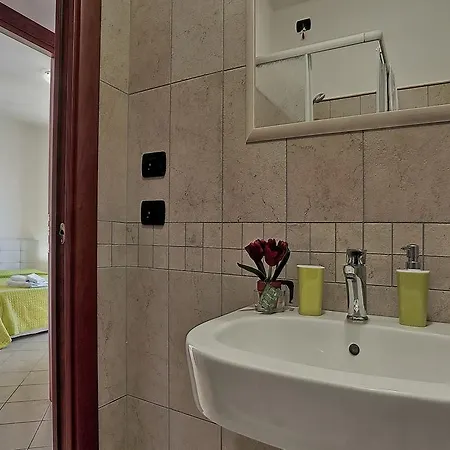 Domusfe Apartmanhotel *